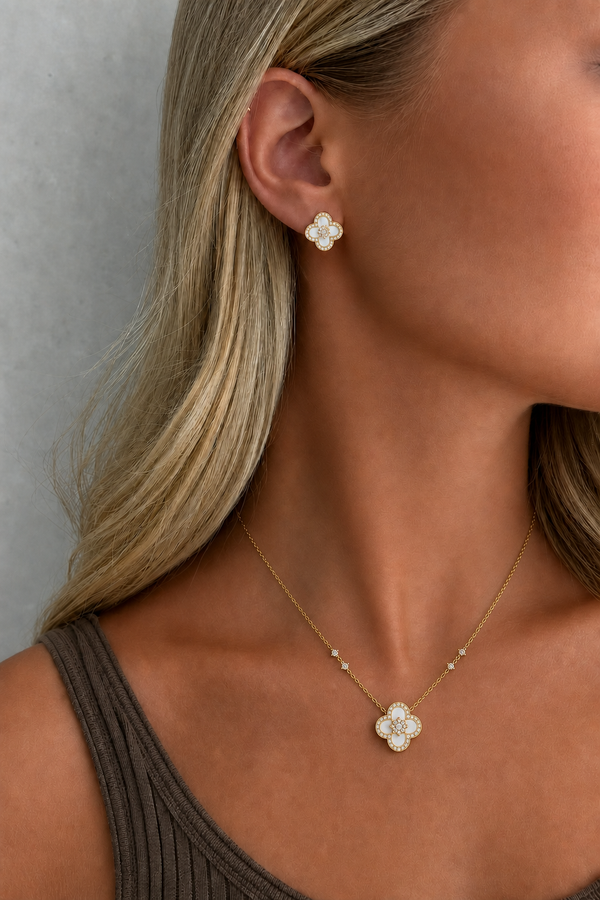 Coffret cadeau collier et boucles trèfle nacre Lunayla – photo 1